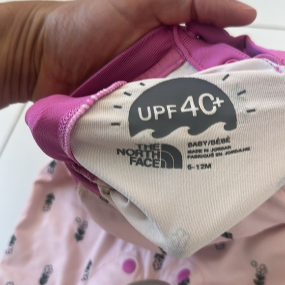 The North Face Pink and Purple swim rash guard One Piece 6/12m flash dry - Picture 4 of 6